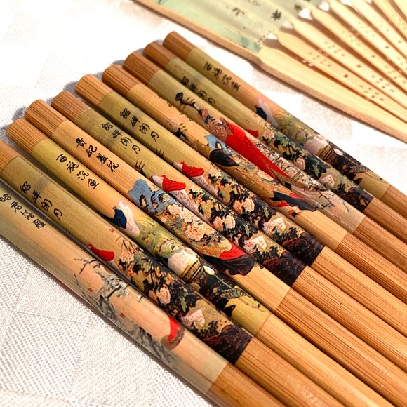 Japanese fan with 10 Bamboo Geisha chopsticks. - Picture 3 of 7